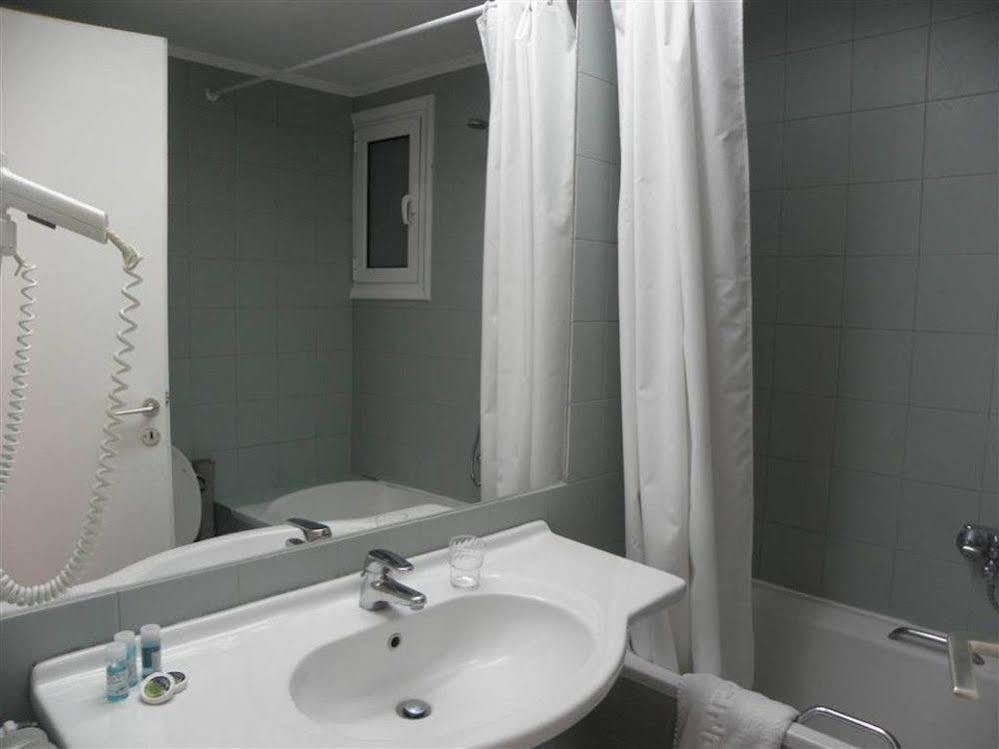 Hotel Theoxenia Loutráki Extérieur photo