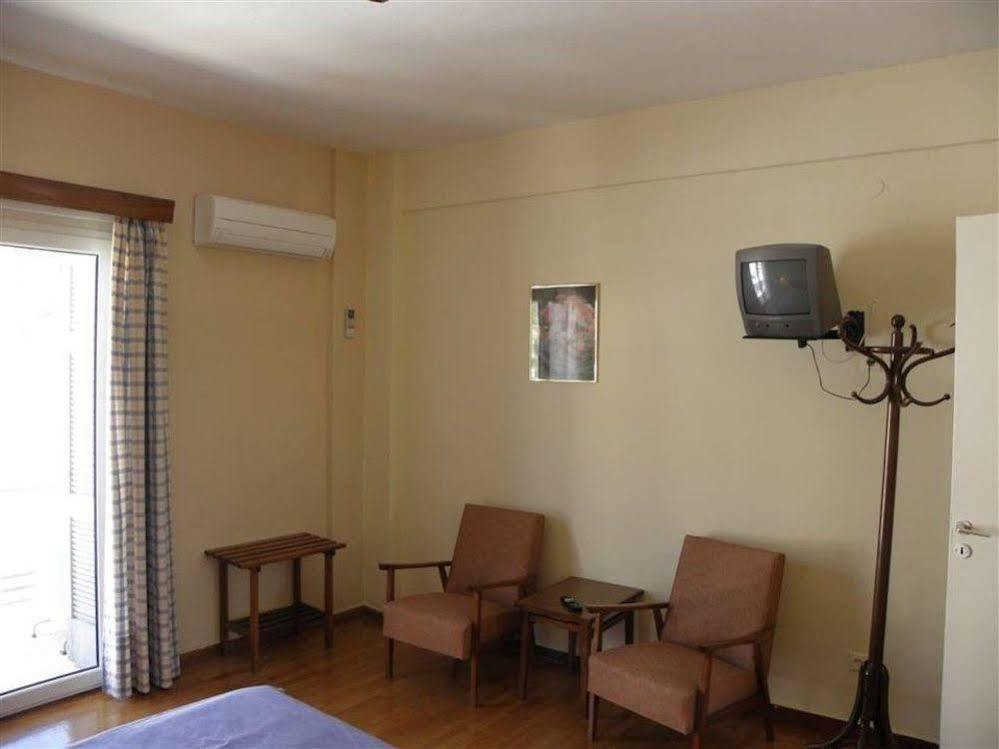 Hotel Theoxenia Loutráki Extérieur photo
