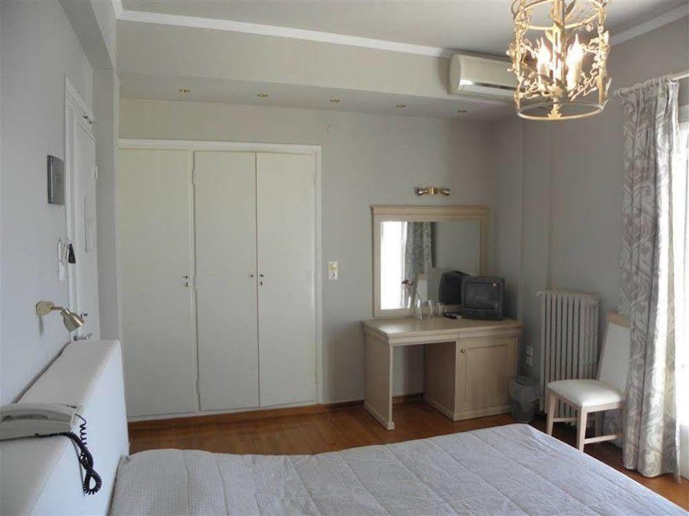 Hotel Theoxenia Loutráki Extérieur photo