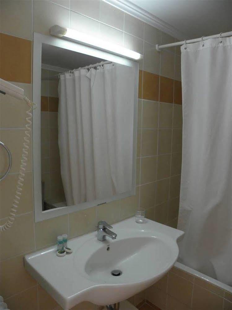 Hotel Theoxenia Loutráki Extérieur photo