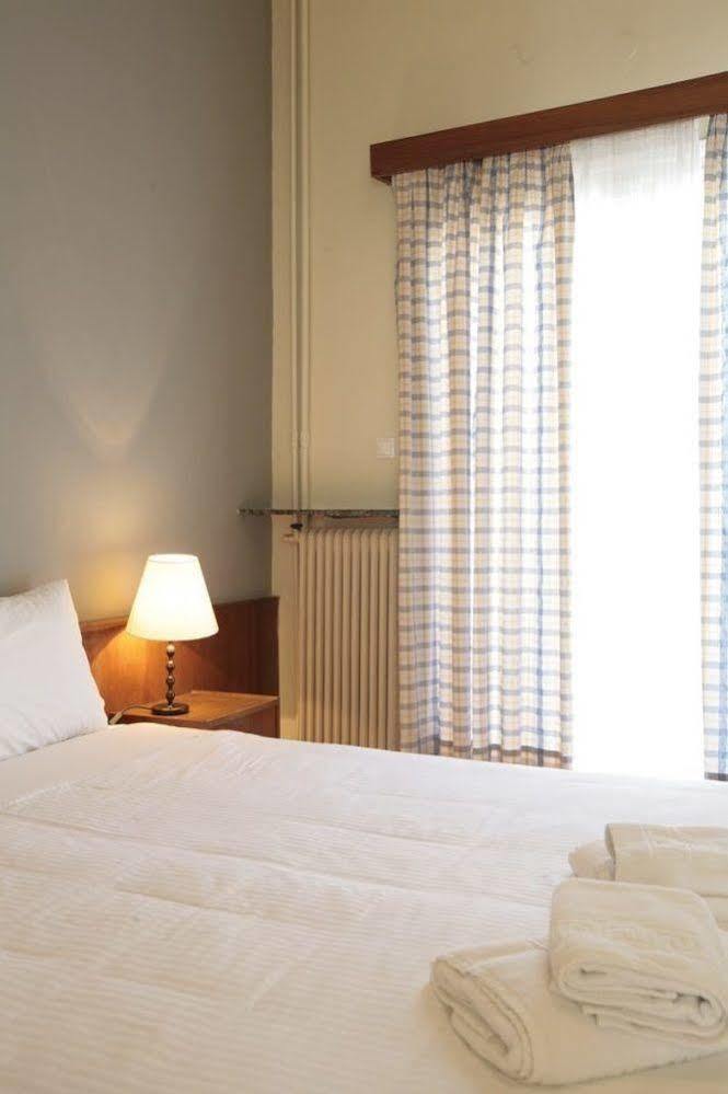 Hotel Theoxenia Loutráki Extérieur photo